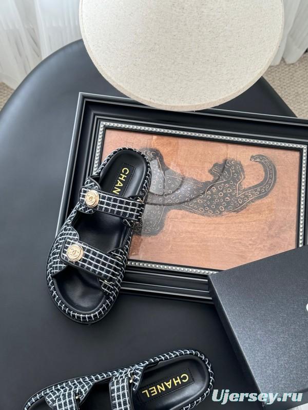 2025 Women Chanel Black White Leather Sandals LY00310