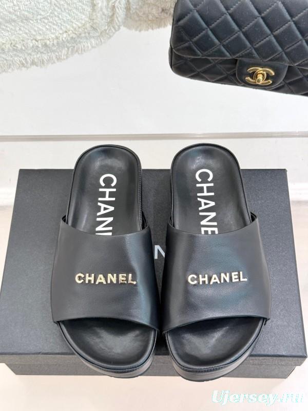 2025 Slippers Chanel Black Leather Slippers KFY00250
