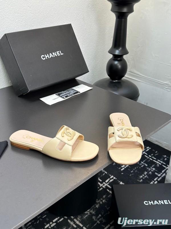 2025 Slippers Chanel Beige Leather Slippers
