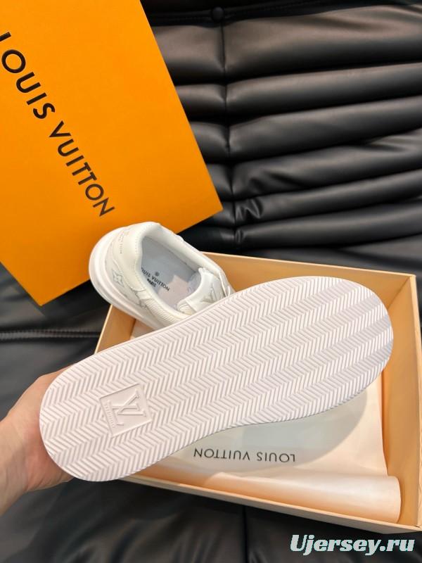2024 Men Louis Vuitton White Leather Casual Sneakers MJ00400