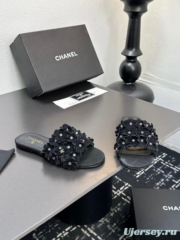 2025 Women Chanel Black Leather Slides