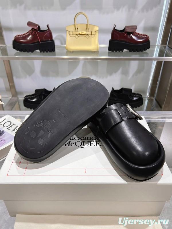 2025 Unisex Alexander McQueen Black Leather Mule Shoes Flexion Anatomical Sole KFY00300