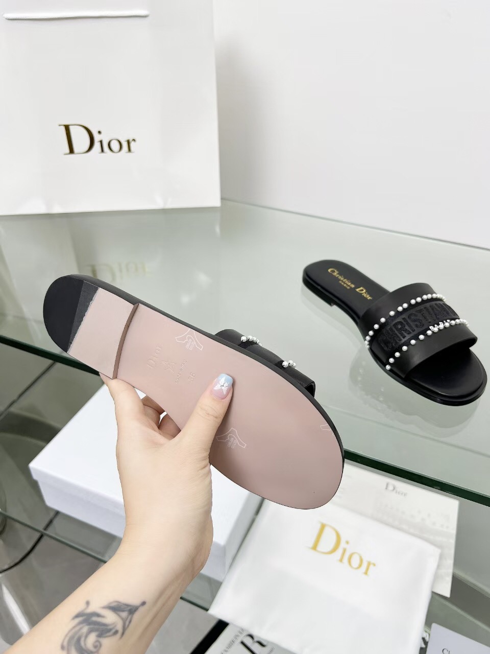 2025 Women Dior Black Leather Slippers Pearl Embellishment LY00190