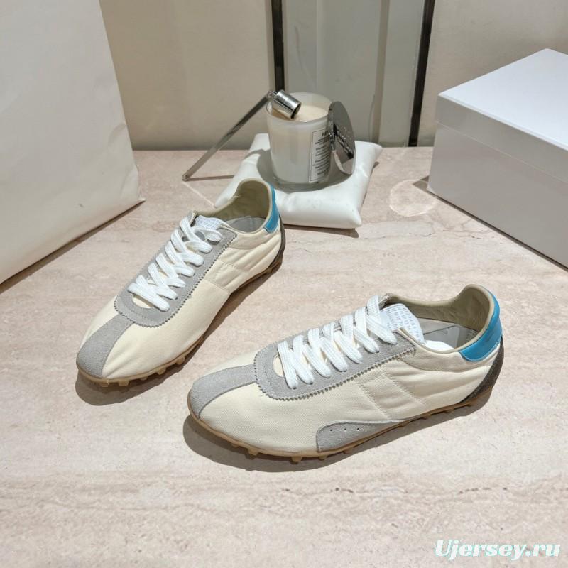 2025 Unisex MM6 Maison Margiela White Grey Nylon Suede Sneakers Distressed KFY00290