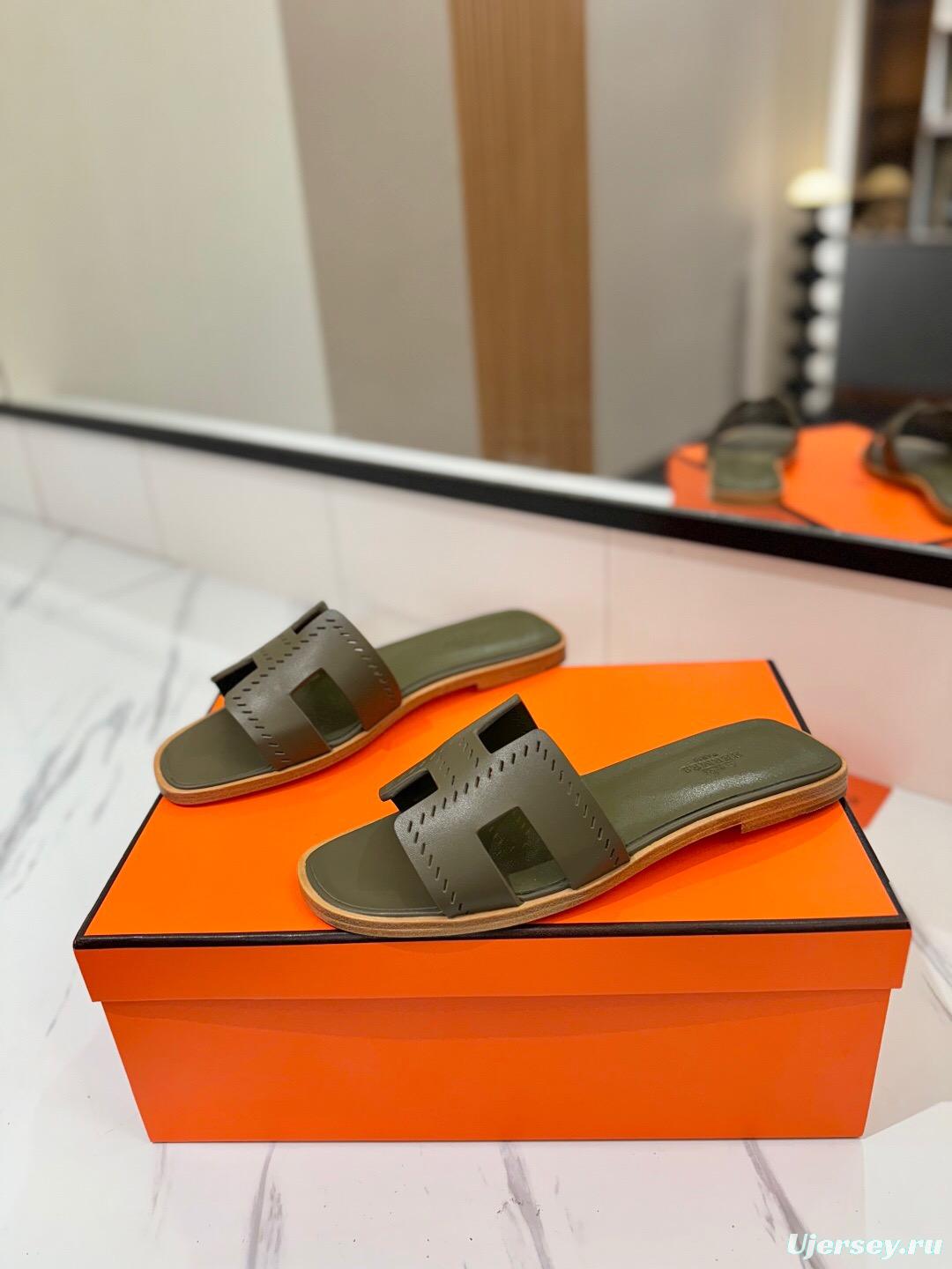 2025 Women Hermès Khaki Leather Slippers KFY00260