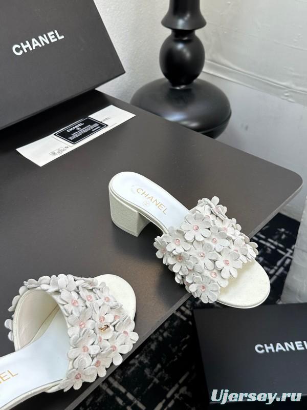 2025 Women Chanel White Leather Sandals