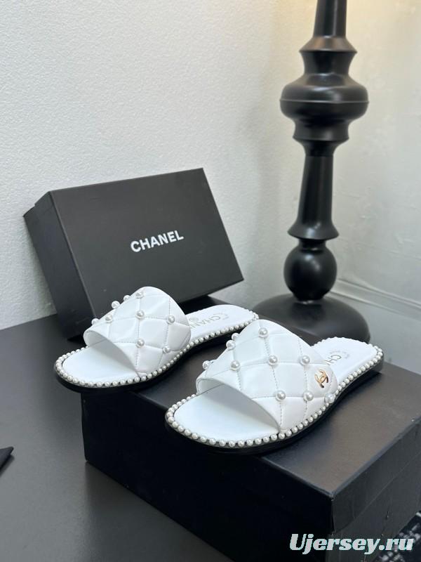 2025 CHANEL White Leather Slippers