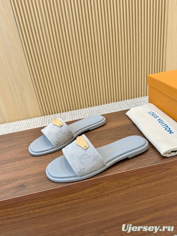 2025 Women Louis Vuitton Light Grey Canvas Slippers LY00200