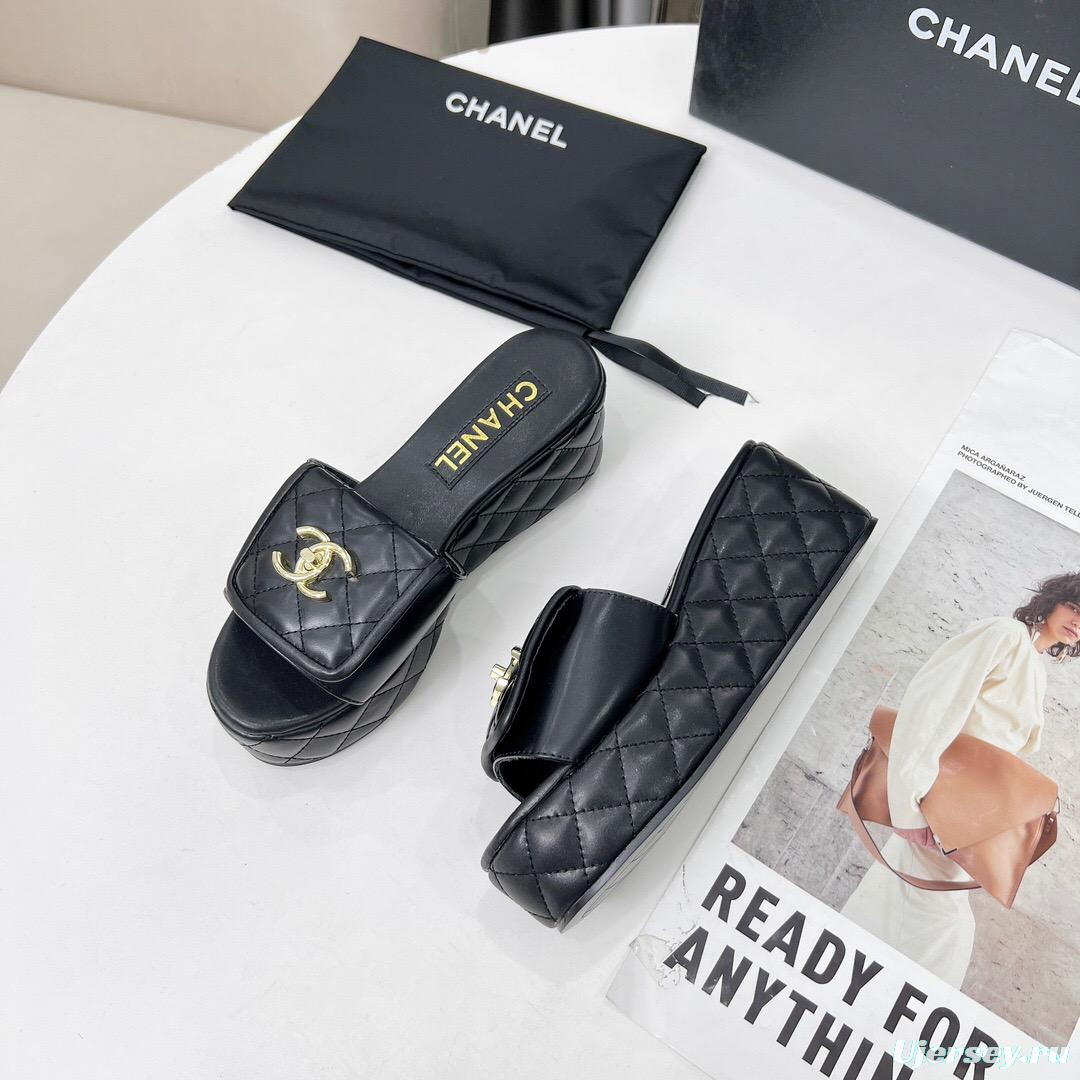 2025 Women Chanel Black Leather Slides
