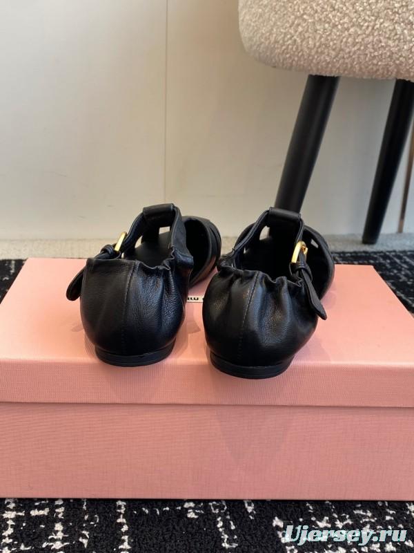 2025 Women Miu Miu Black Leather Flat Roman Sandals