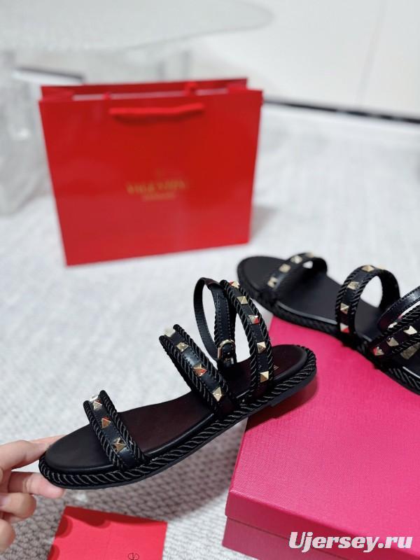 2025 Women Valentino Black Leather Sandals Studded LY00250