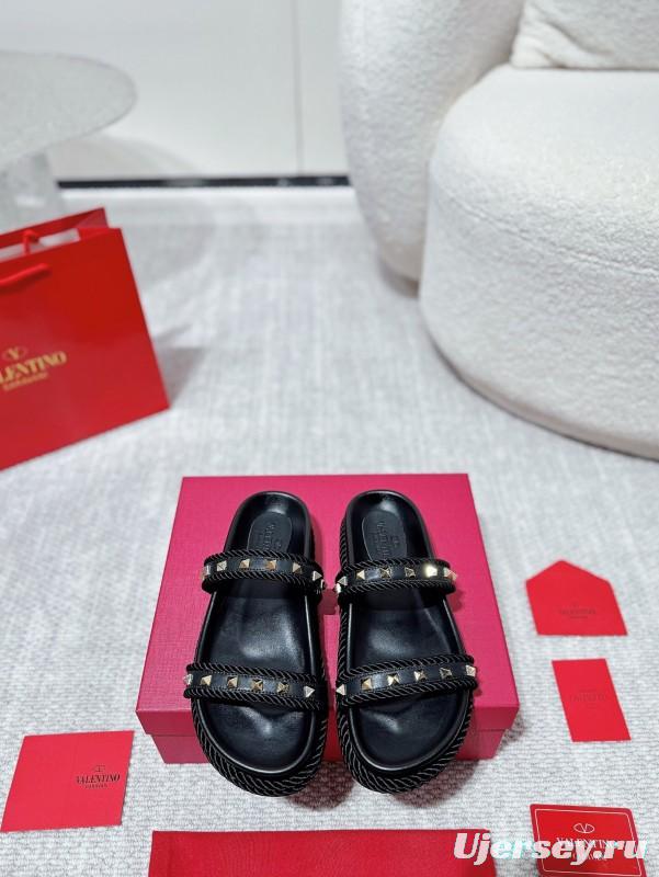 2025 Women Valentino Black Leather Slippers Studded LY00250
