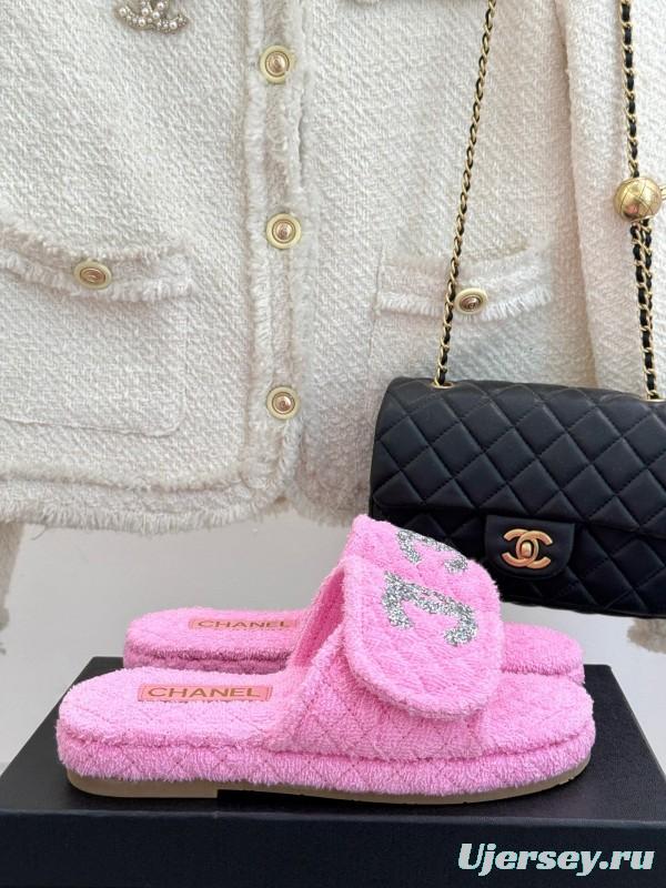 2025 Slippers Chanel Pink Terry Cloth Crystal CC Logo KFY00220