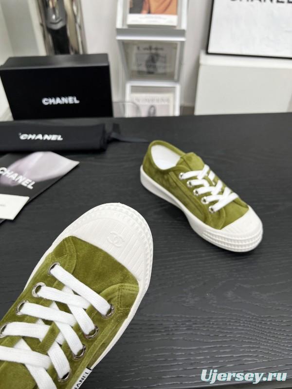 2025 Women Chanel Green Suede Casual Sneakers LY00230