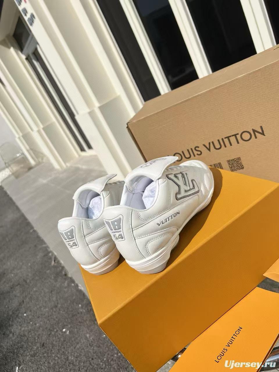 2025 Unisex Louis Vuitton White Leather Sneakers MJ00380