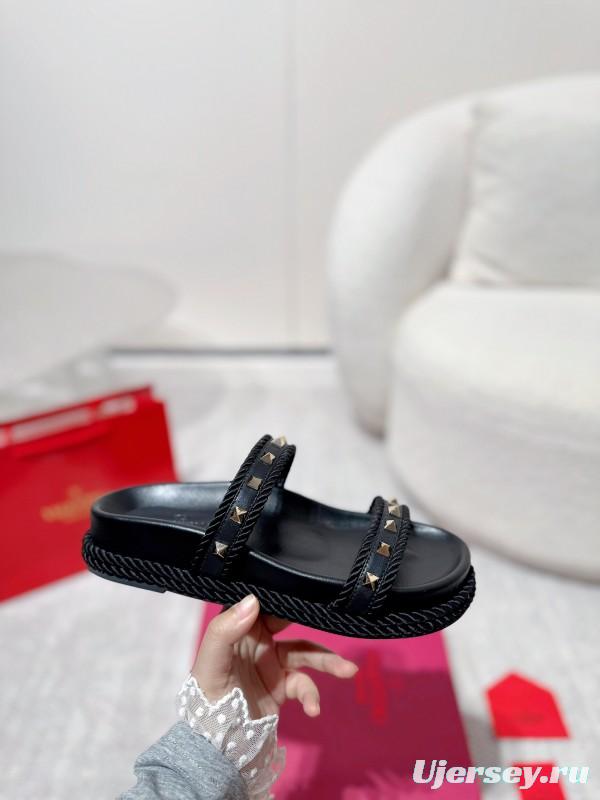 2025 Women Valentino Black Leather Slippers Studded LY00250