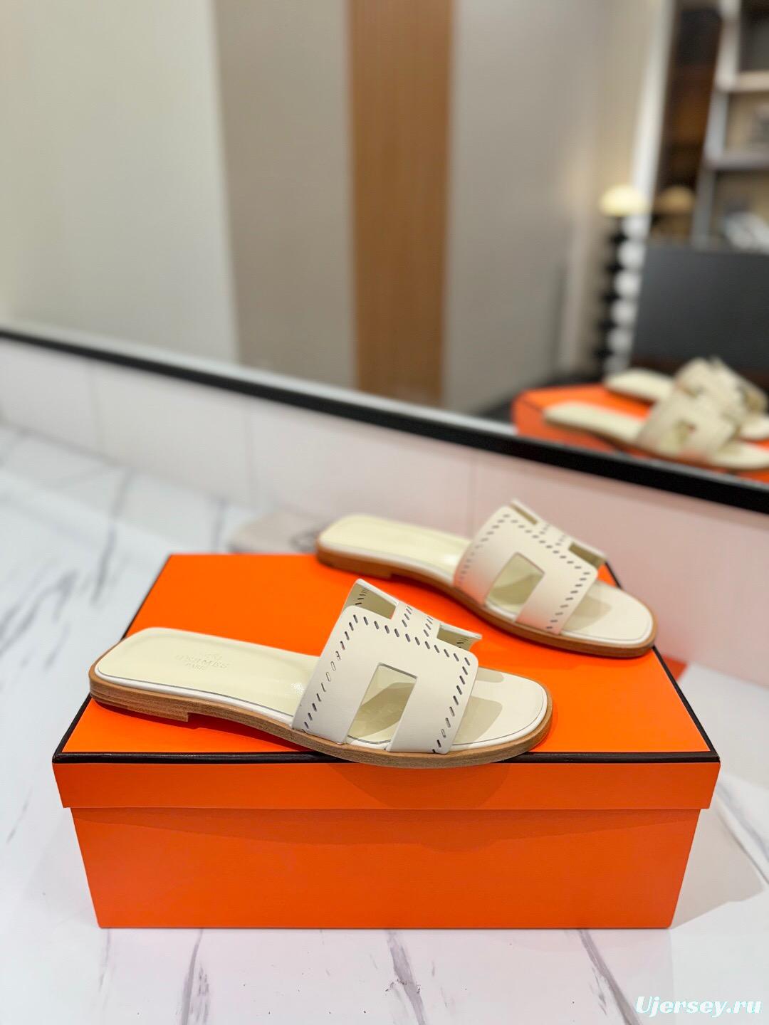 2025 Women Hermès White Leather Slippers KFY00260