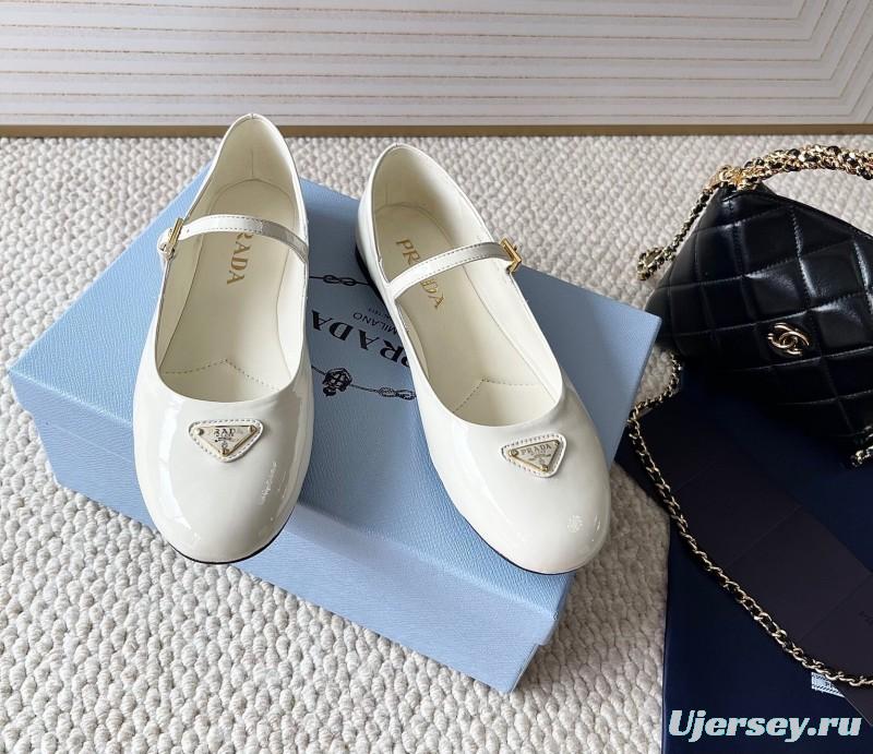 2025 Women Prada White Patent Leather Mary Jane Flat Shoes