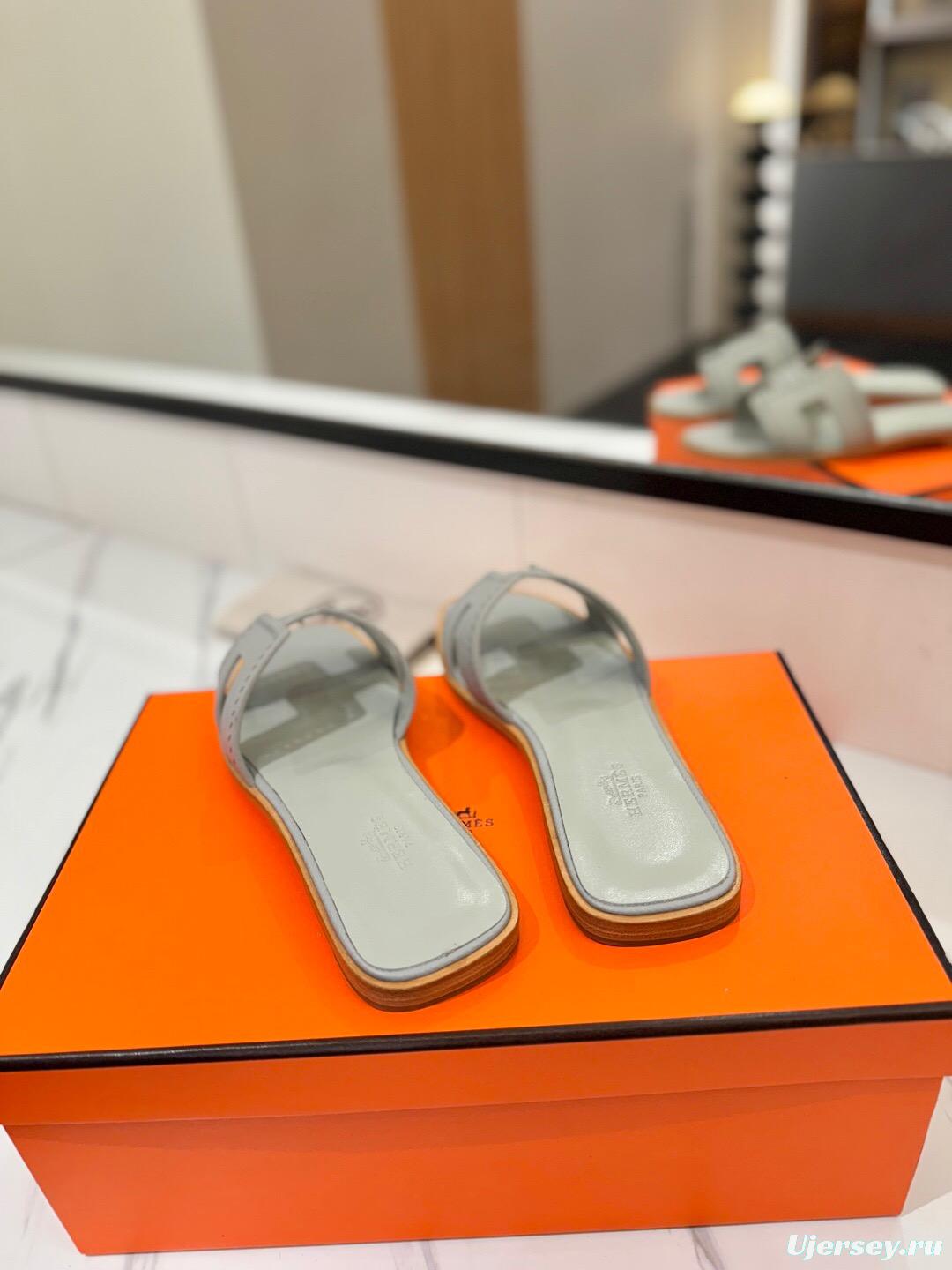 2025 Women Hermès Gray Leather Slippers