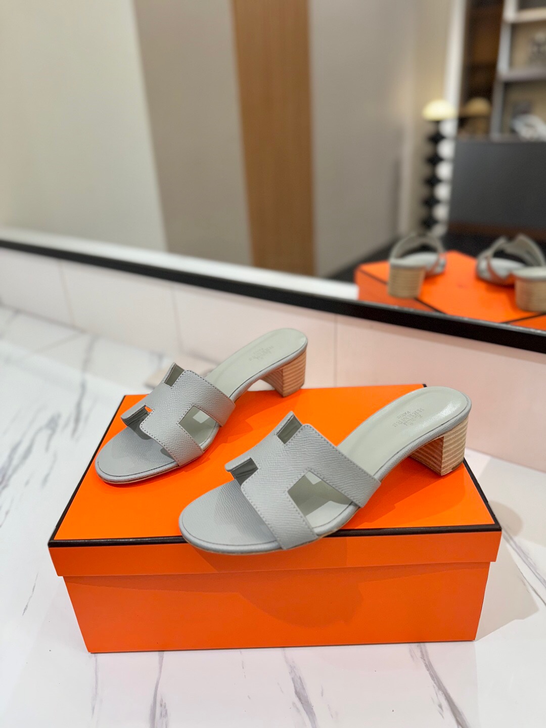 2025 Women Hermès Grey Leather Heeled Slippers