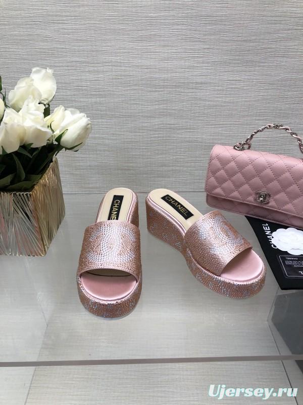 2025 Women Chanel Pink Leather Slippers LY00320