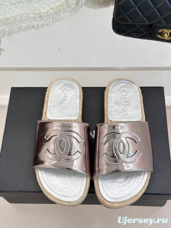 2025 Slippers Chanel Metallic Leather Slippers