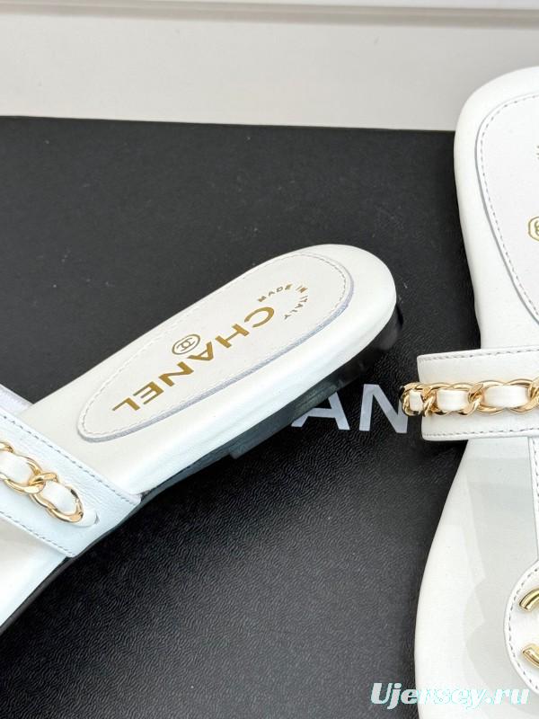 2025 Women Chanel White Leather Slippers CC Chain KFY00250