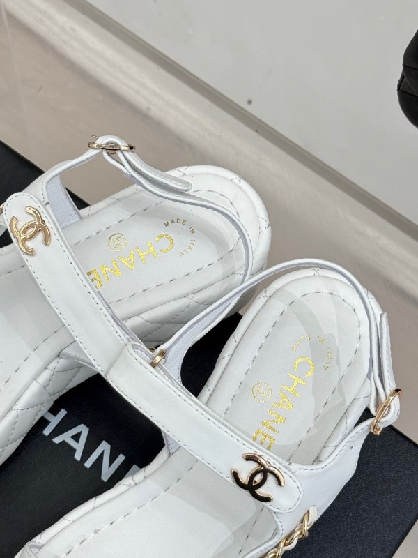 2025 Women Chanel White Leather Sandals Chain Decoration KFY00270