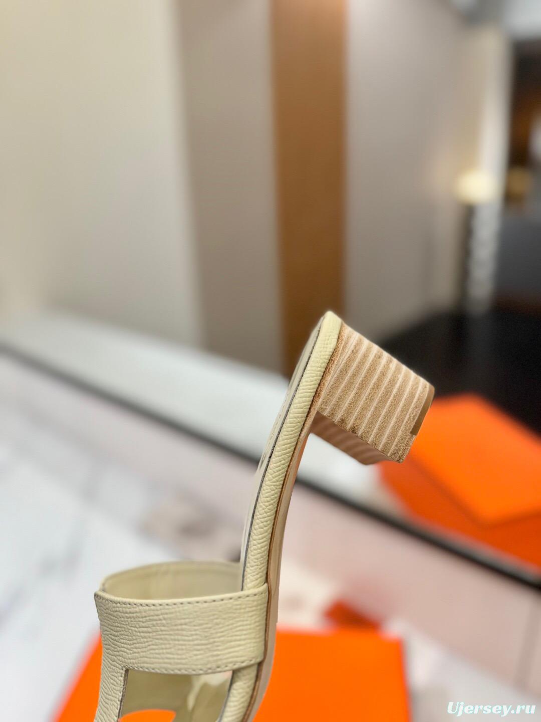 2025 Women Hermès Cream Leather Sandals