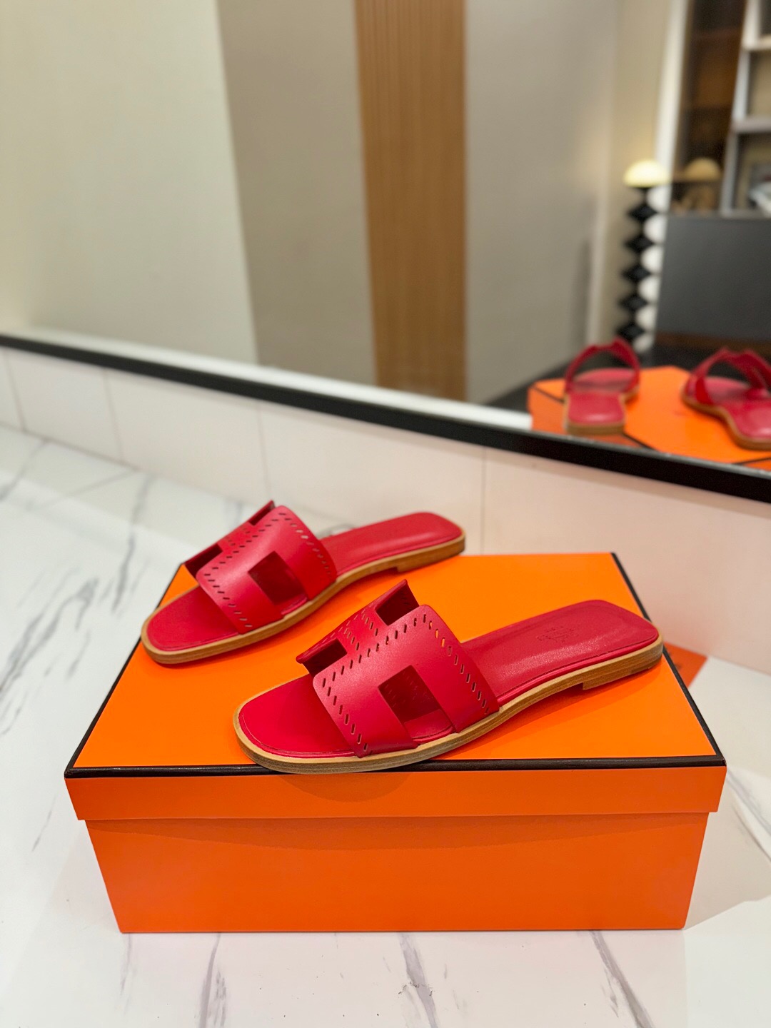 2025 Women Hermès Red Leather Slippers KFY00260