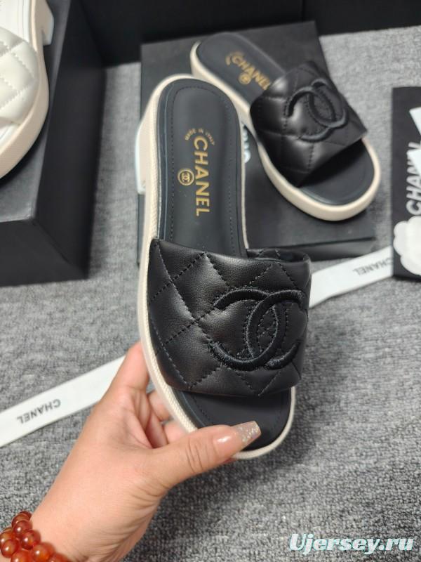 2025 Slippers Chanel Black Leather Slippers