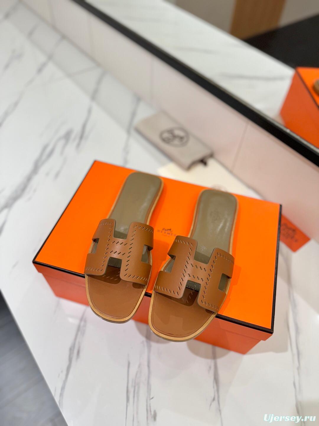 2025 Women Hermès Tan Leather Slippers
