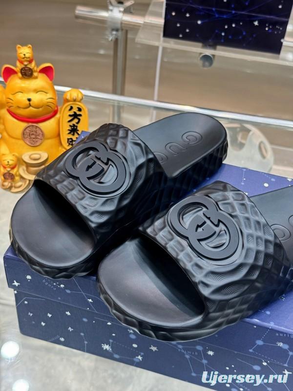 2025 Men Gucci Black Rubber Slippers Interlocking G KFY00170