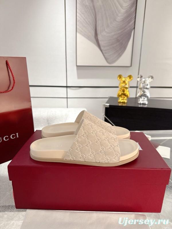 2025 Unisex Gucci Beige Embossed Leather Slippers Double G AS00240
