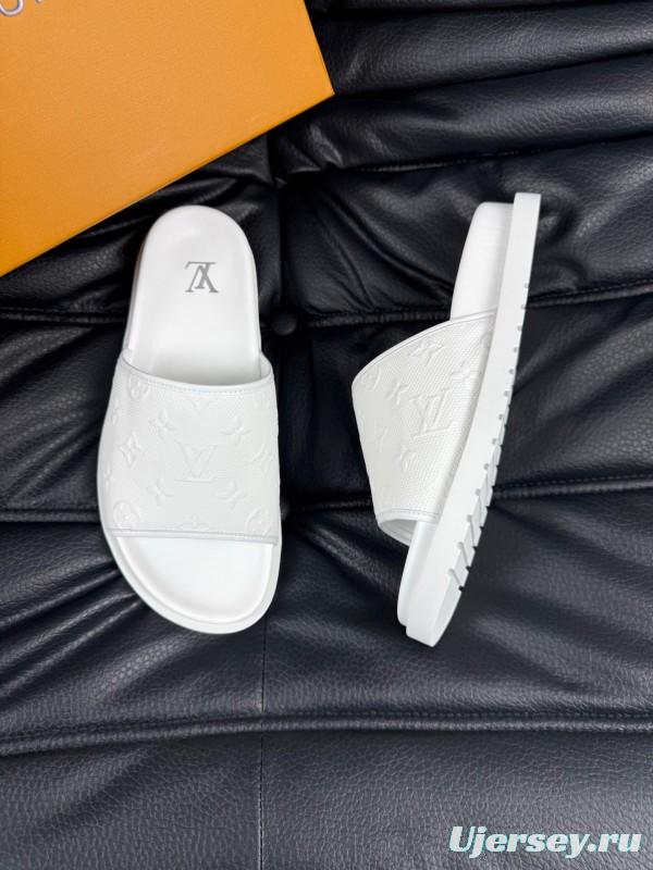 2025 Unisex Louis Vuitton White Leather Slippers AS00170