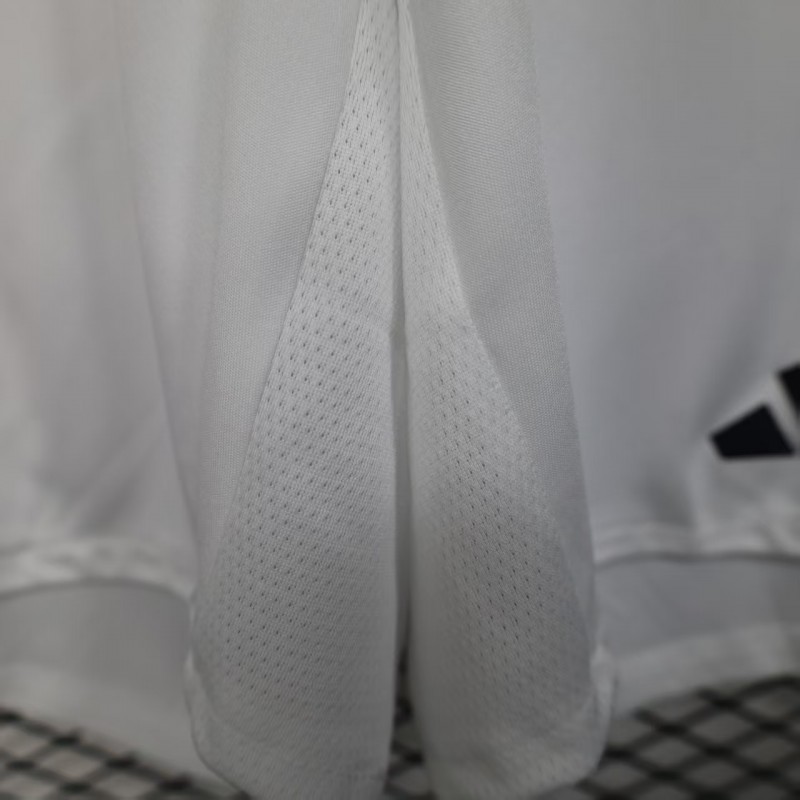 Player Version 25/26 Manchester United Home Shorts