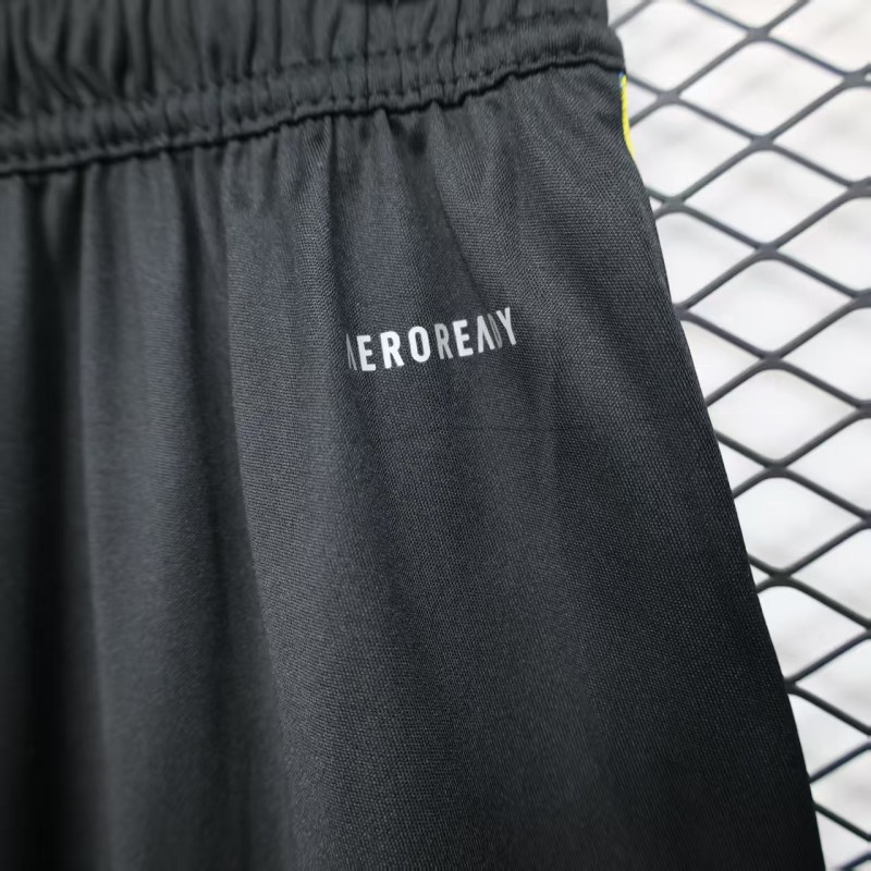 Player Version 25/26 Manchester United Away Shorts