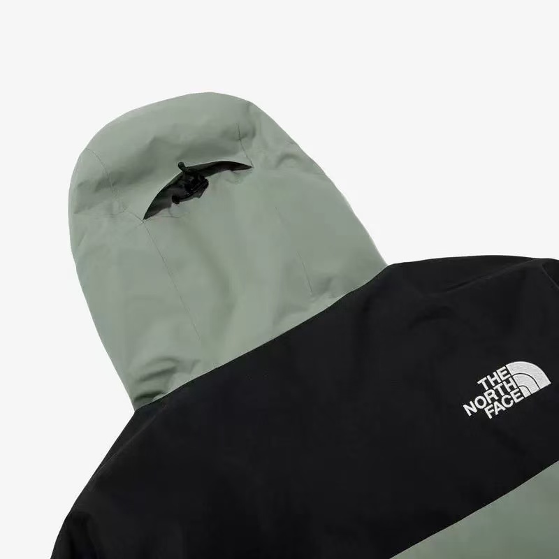 2025 The North Face Summit Series Technical Jacket - Cream/Black Colorblock with Dual-Zip Design