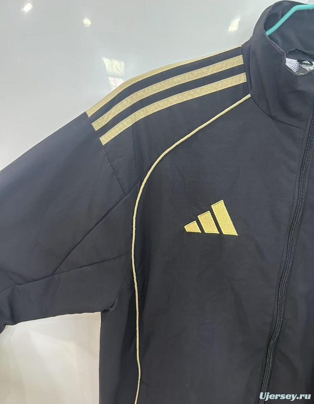 25/26 Liverpool Black Windbreaker