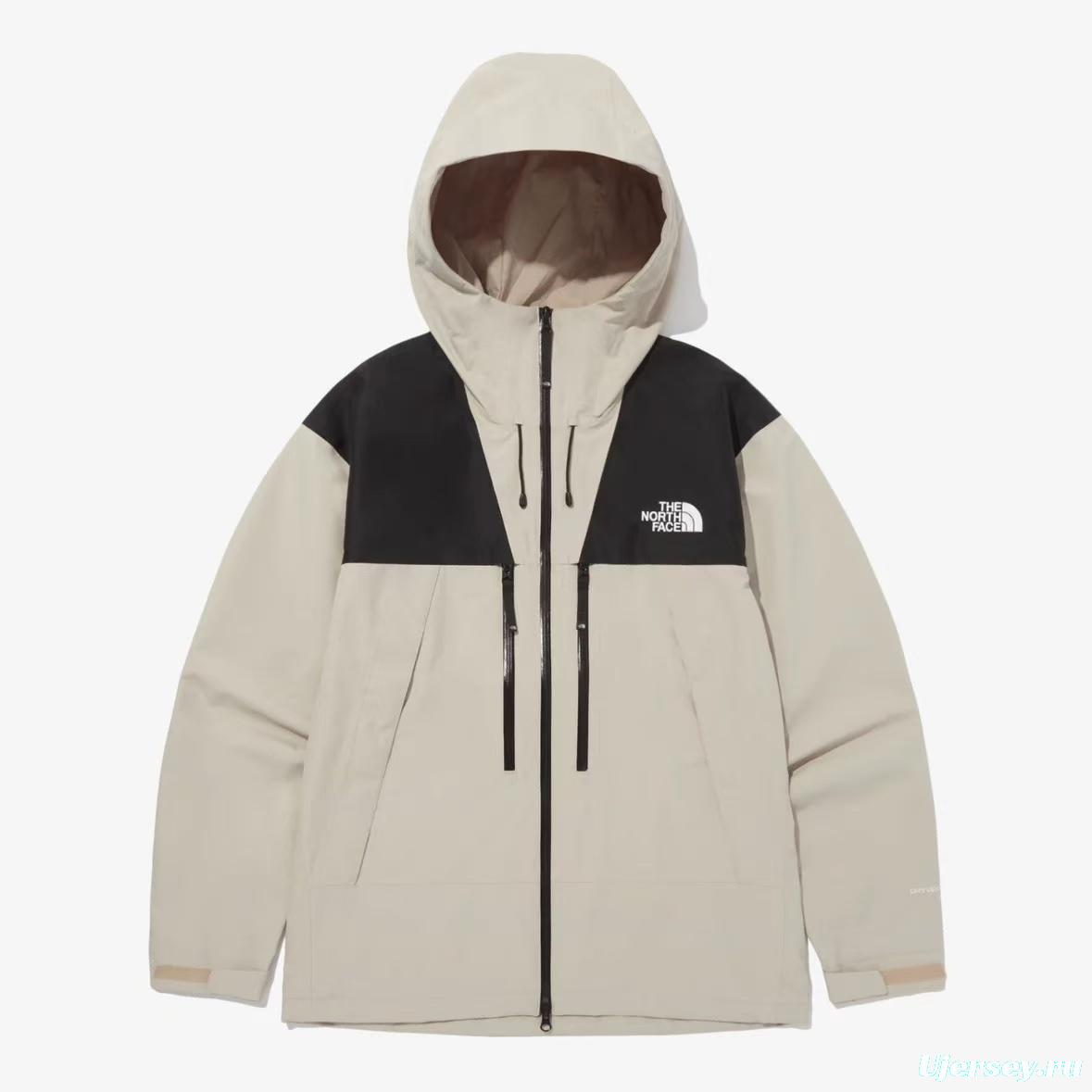 2025 The North Face Summit Series Technical Jacket - Cream/Black Colorblock with Dual-Zip Design