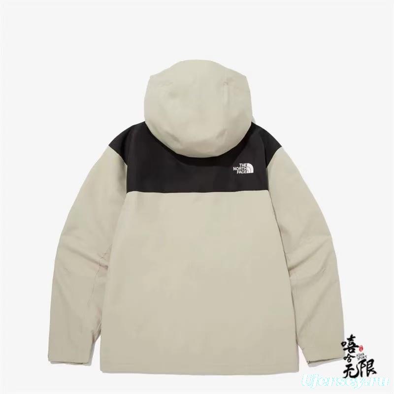 2025 The North Face Summit Series Technical Jacket - Cream/Black Colorblock with Dual-Zip Design