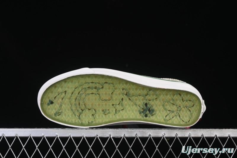 Vans Old Skool Low Top Casual Skate Shoes - VN000EGYCRM