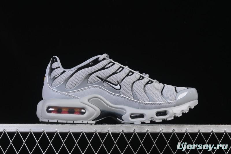 Nike Air Max Plus Retro Running Shoes with Air Cushion Technology - 852630-021