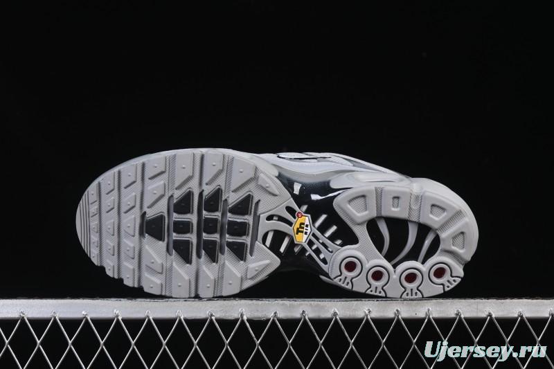 Nike Air Max Plus Retro Running Shoes with Air Cushion Technology - 852630-021