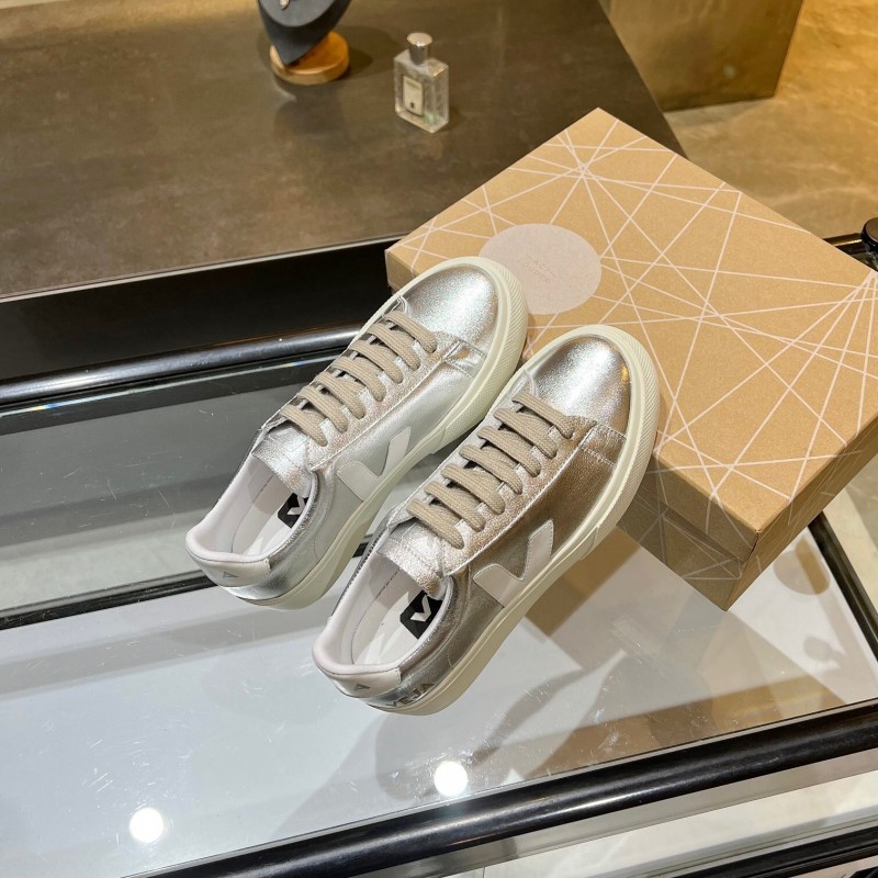 VEJA Classic White Sneakers V Logo Lace-Up Retro Flat Platform Casual Sports Shoes - LY00220/LY00230
