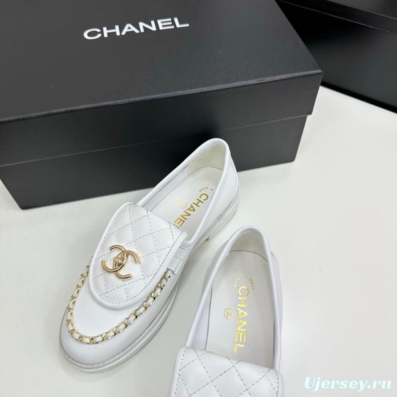Chanel Classic Flap Chain CC Loafers with Buckle Closure - LY00320