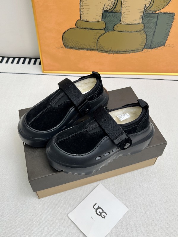UGG Little Potato Half-Slip On with Lightweight Sole - MJ00