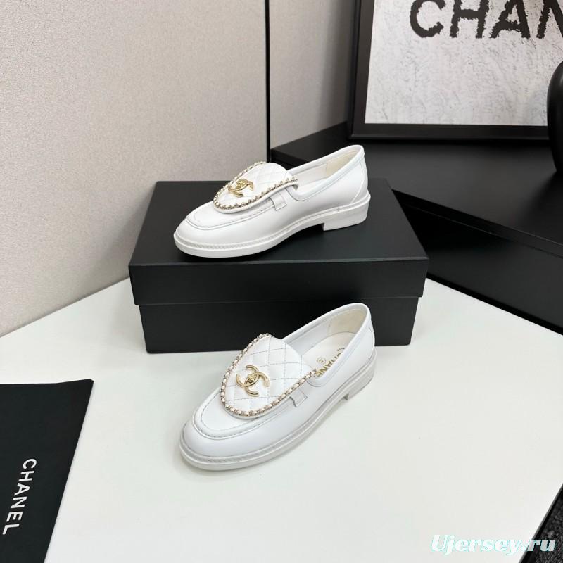 Chanel Classic Flap Chain CC Loafers with Buckle Closure - LY00320