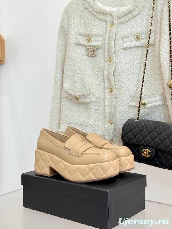 Chanel 25K Fall/Winter New Double C Platform Loafer Shoes with Waterproof Platform - KFY00320