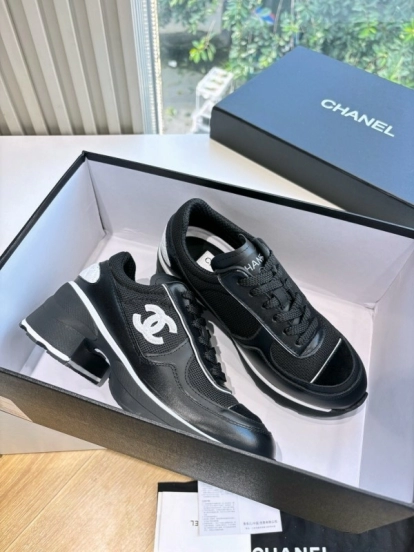 Chanel 2025 SS New Arrival High-Heel Two-Tone Casual Sneakers - KFY00320